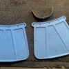 2 bavettes bleu clair marque VW pour mobylette