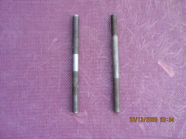 2 axes de roues arrières de solex