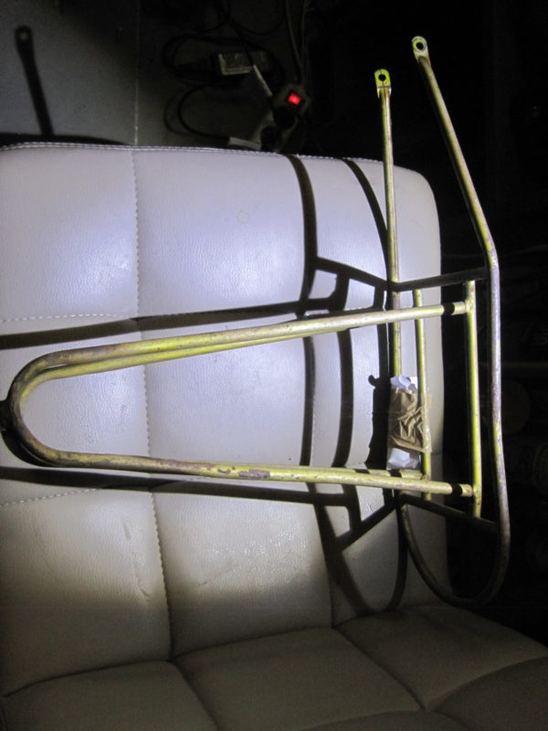 Porte-bagage pour vélo ancien