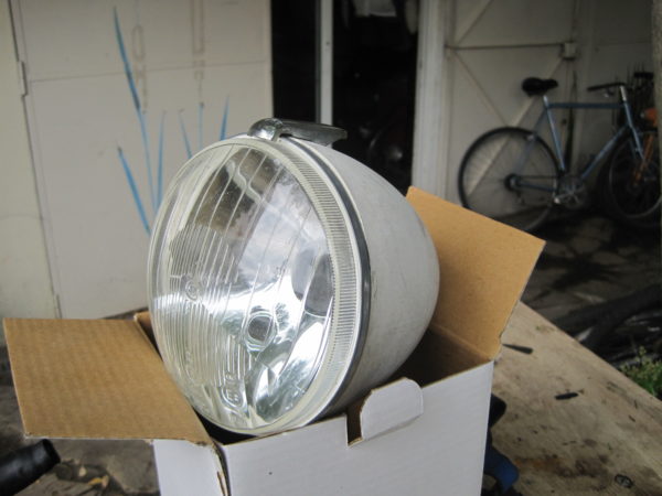 Phare de 2CV en plastique