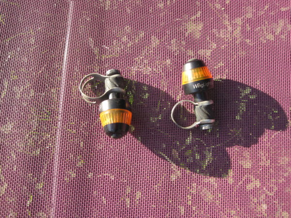 2 clignotants de guidon pour vélo de marque WingLights